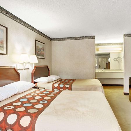 Hotel Super 8 By Wyndham Griffin Zewnętrze zdjęcie