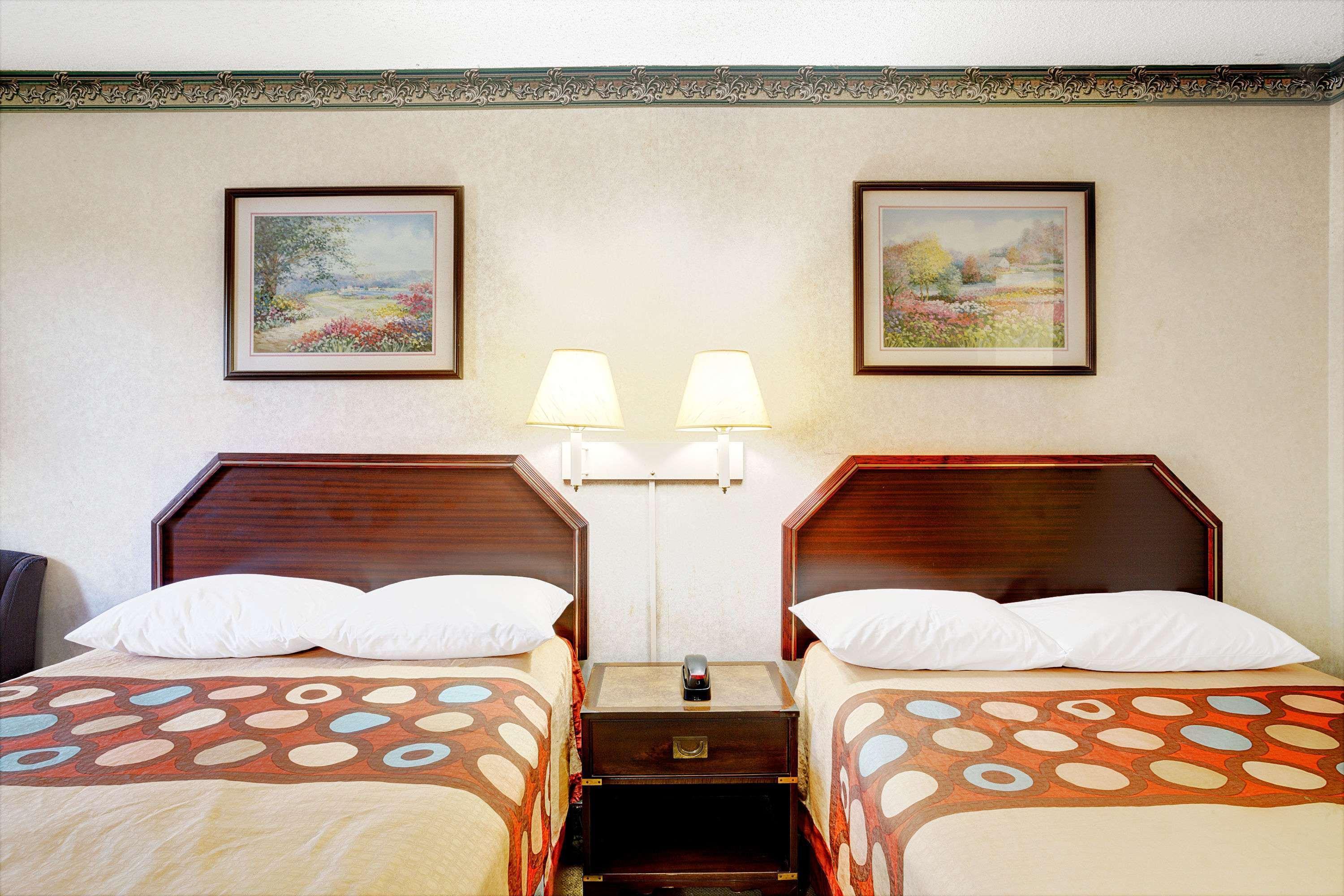 Hotel Super 8 By Wyndham Griffin Zewnętrze zdjęcie